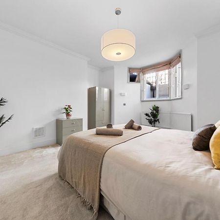 Appartamento Harrods 2 Bed Lux Flat W/Patio Londra Esterno foto
