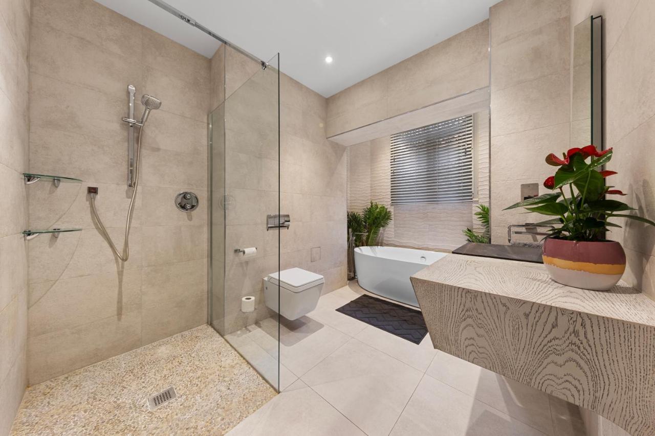 Appartamento Harrods 2 Bed Lux Flat W/Patio Londra Esterno foto