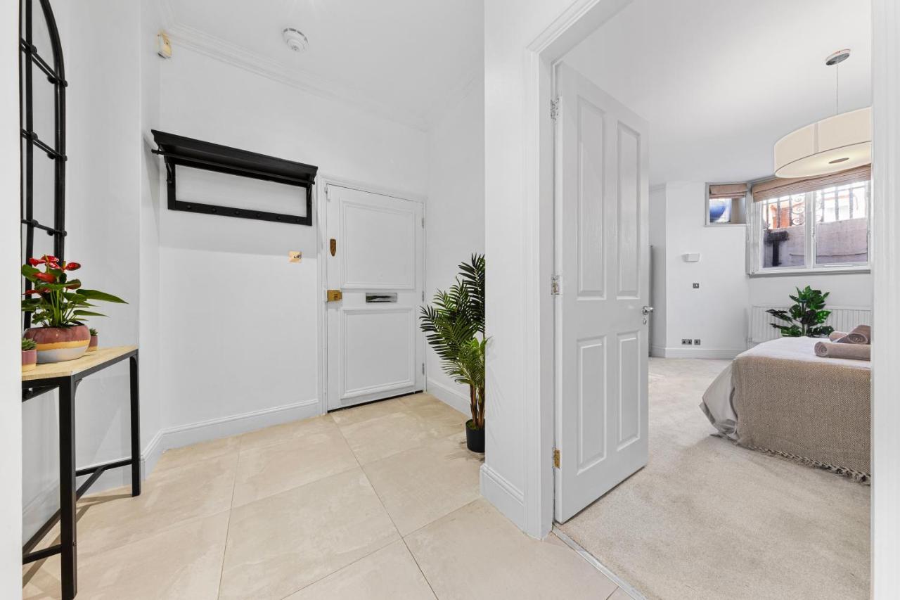 Appartamento Harrods 2 Bed Lux Flat W/Patio Londra Esterno foto