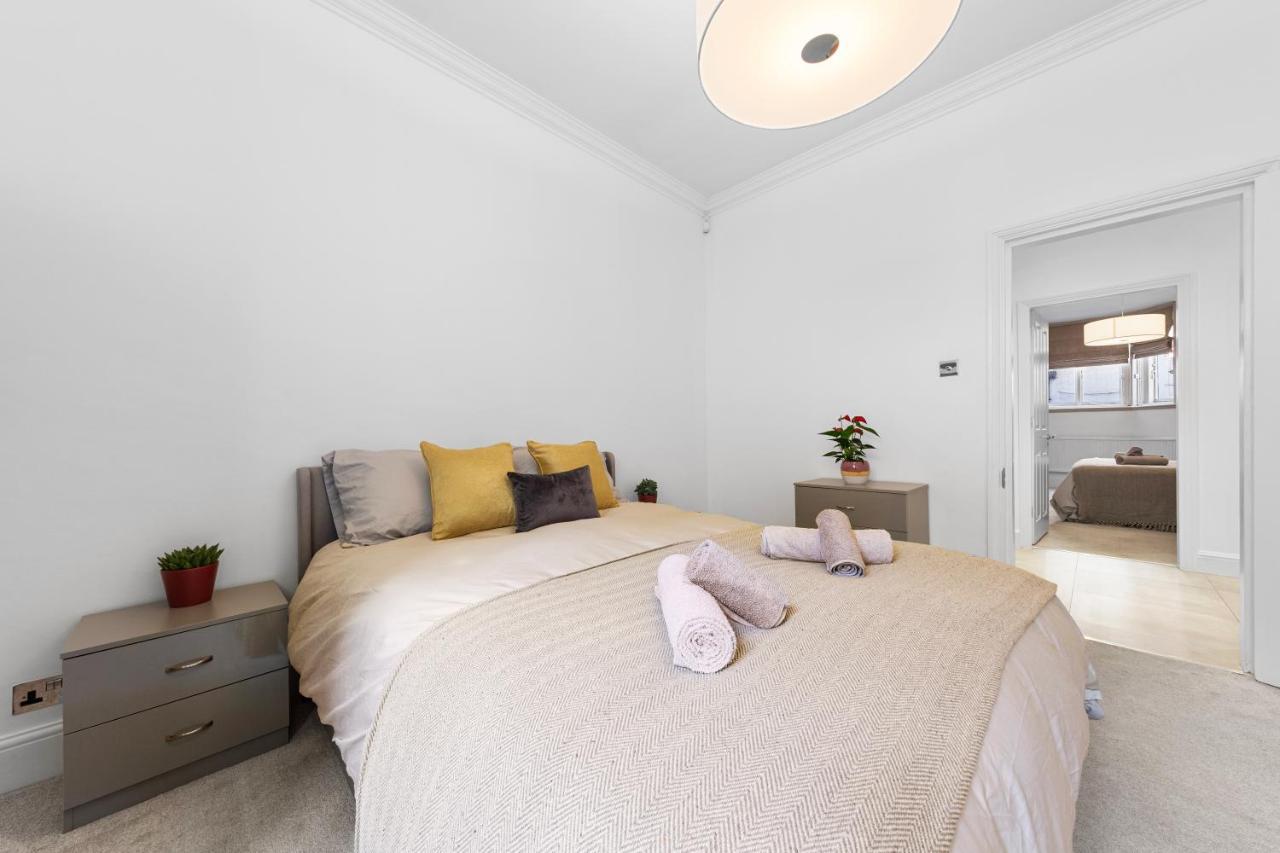 Appartamento Harrods 2 Bed Lux Flat W/Patio Londra Esterno foto