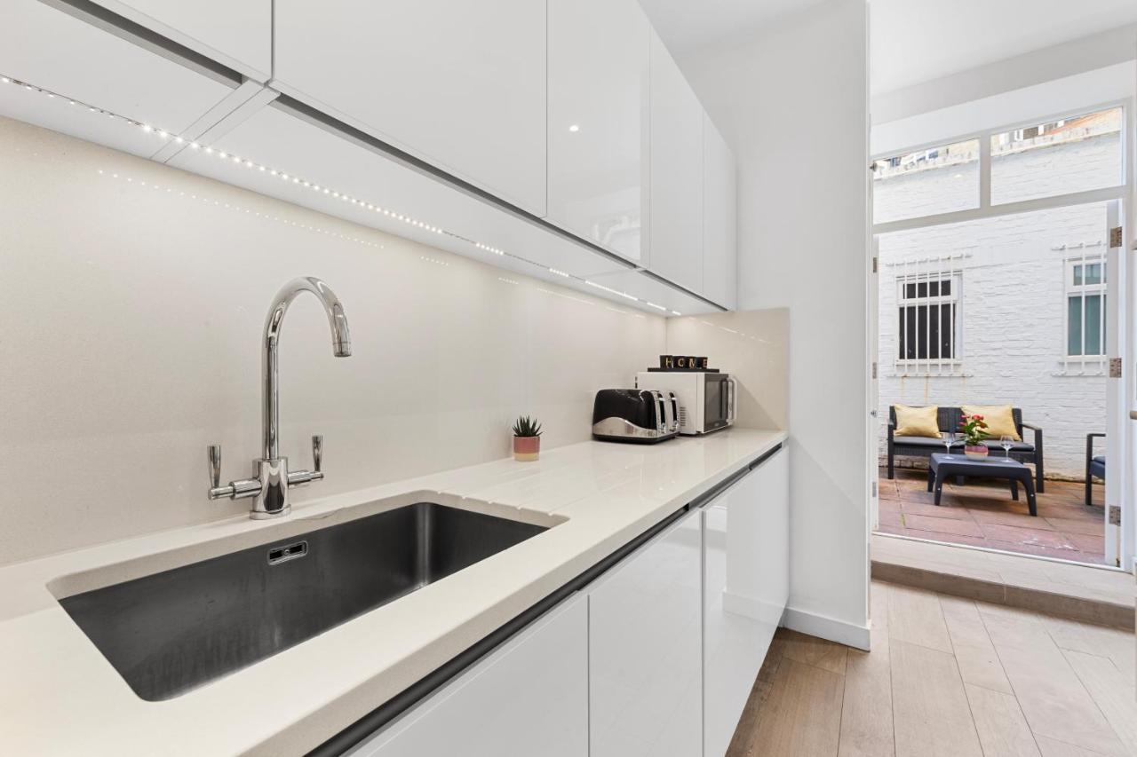 Appartamento Harrods 2 Bed Lux Flat W/Patio Londra Esterno foto