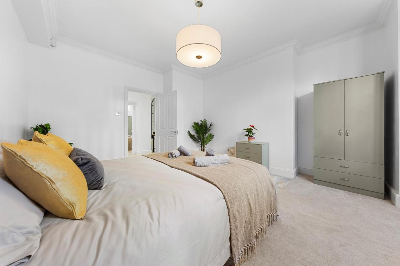 Appartamento Harrods 2 Bed Lux Flat W/Patio Londra Esterno foto