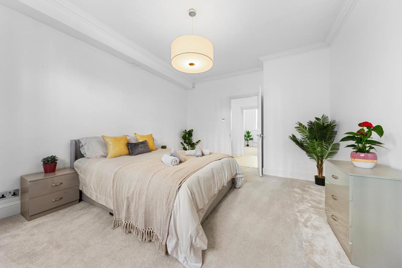Appartamento Harrods 2 Bed Lux Flat W/Patio Londra Esterno foto