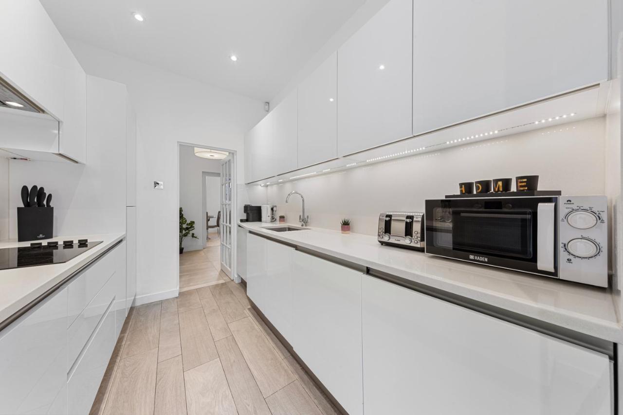 Appartamento Harrods 2 Bed Lux Flat W/Patio Londra Esterno foto